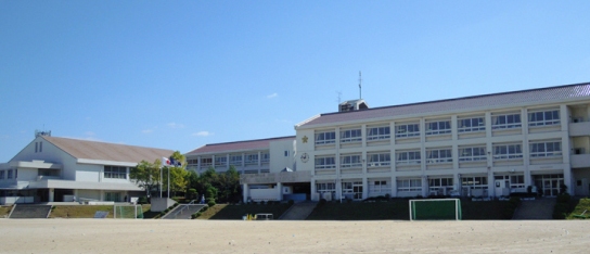 小学校　東広島市立西条小学校（小学校）まで441m