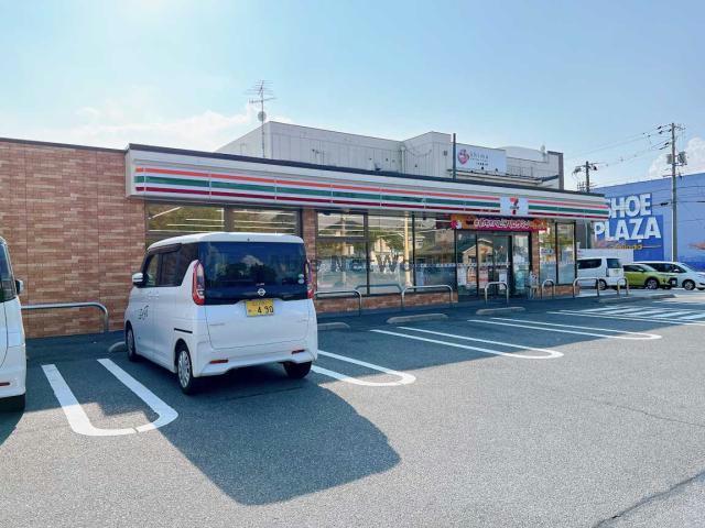コンビニ　セブンイレブン宇部島2丁目店（コンビニ）まで590m
