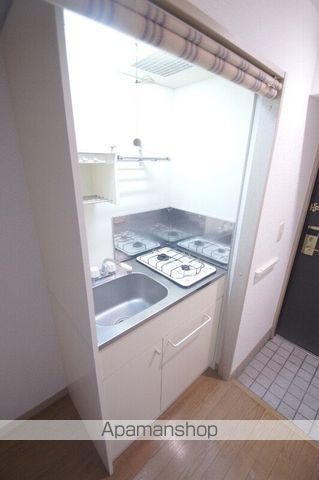 地下鉄七隈線 渡辺通駅 徒歩17分 14階建 築31年のキッチン写真