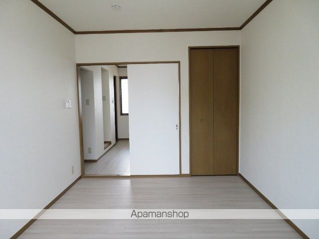 ＪＲ常磐線 馬橋駅 徒歩15分 2階建 築32年の居間写真
