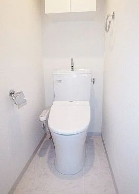 東武伊勢崎線 とうきょうスカイツリー駅 徒歩8分 7階建 築15年のトイレ写真