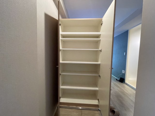 玄関　玄関収納です