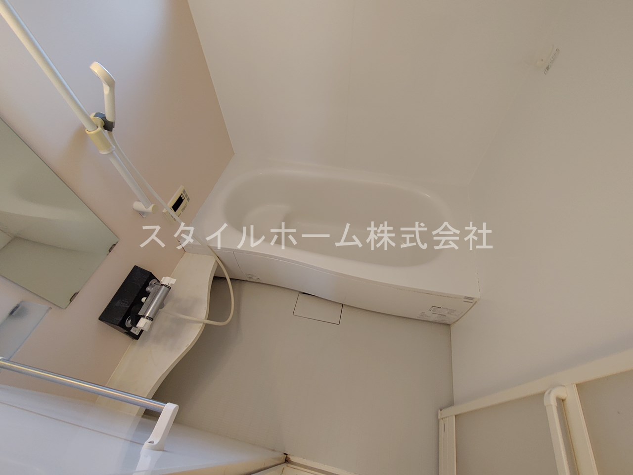 バス・シャワールーム　別部屋写真です。