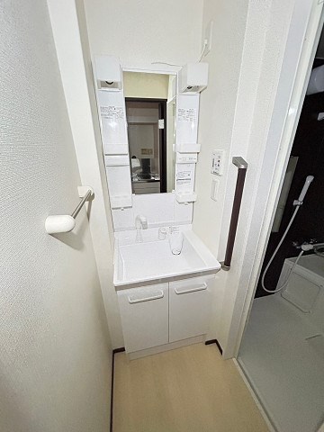 洗面設備　使いやすい洗面所です