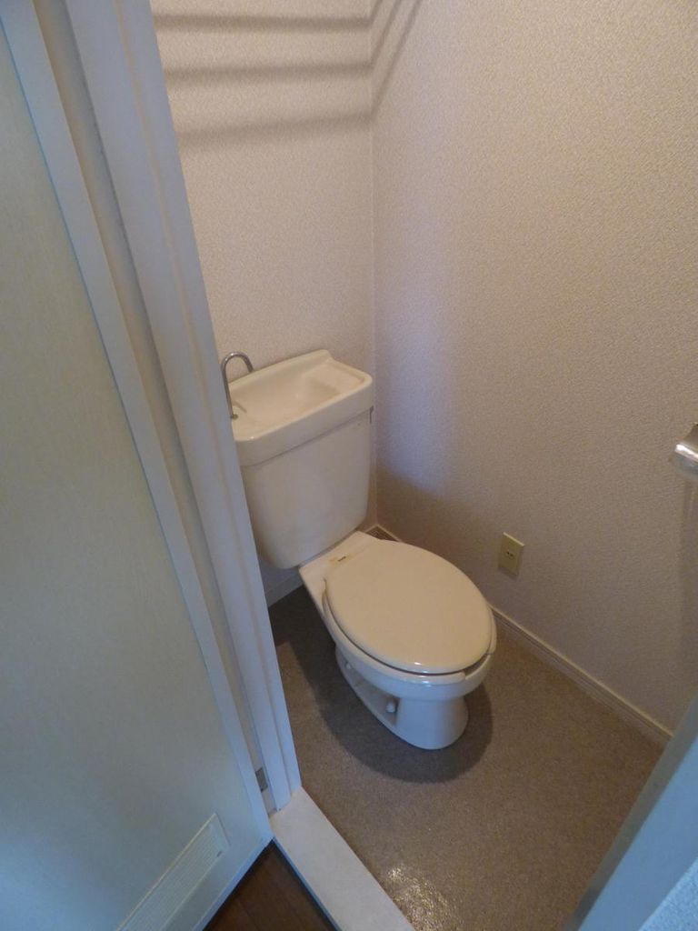 ヴィラージュ綾瀬のトイレ写真
