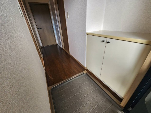 阪急神戸線 西宮北口駅 徒歩18分 2階建 築32年の玄関写真