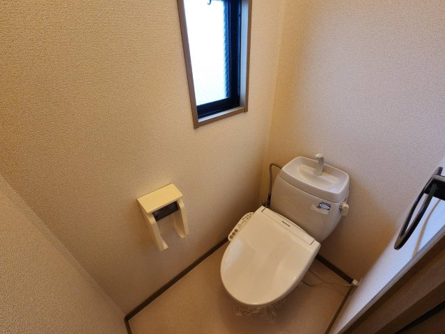 阪急神戸線 西宮北口駅 徒歩18分 2階建 築32年のトイレ写真