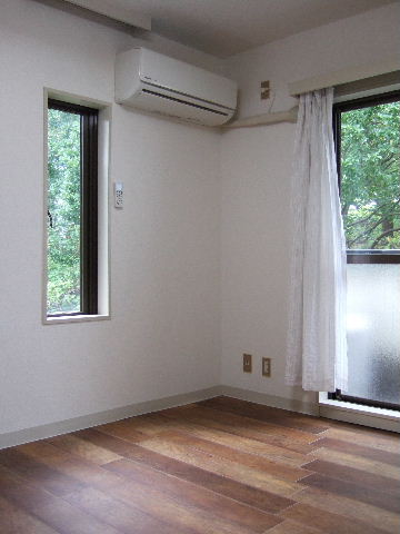 ネオハイシティ田園調布の居間写真