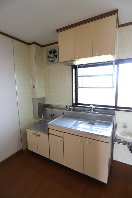 キッチン　※写真は他号室です