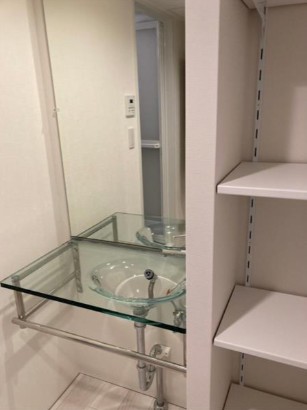 洗面設備　嬉しい独立洗面台付き。