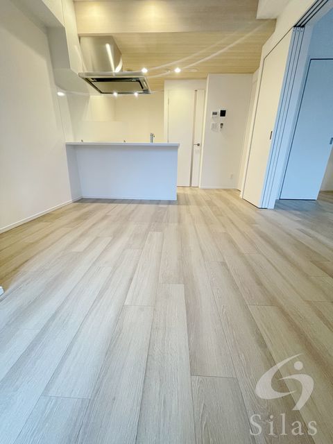 阪急京都線 大阪梅田駅 徒歩16分 15階建 築4年の居間写真