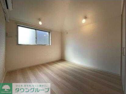 バーミープレイス喜多見IIの居間写真