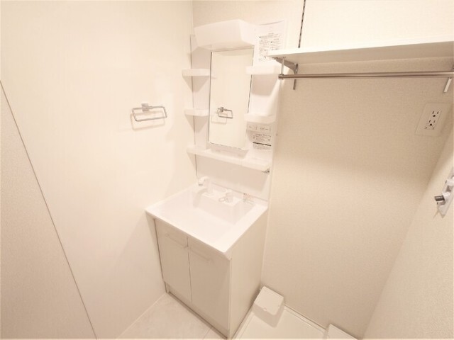 洗面設備　同一建物内２０１号室内装写真転載