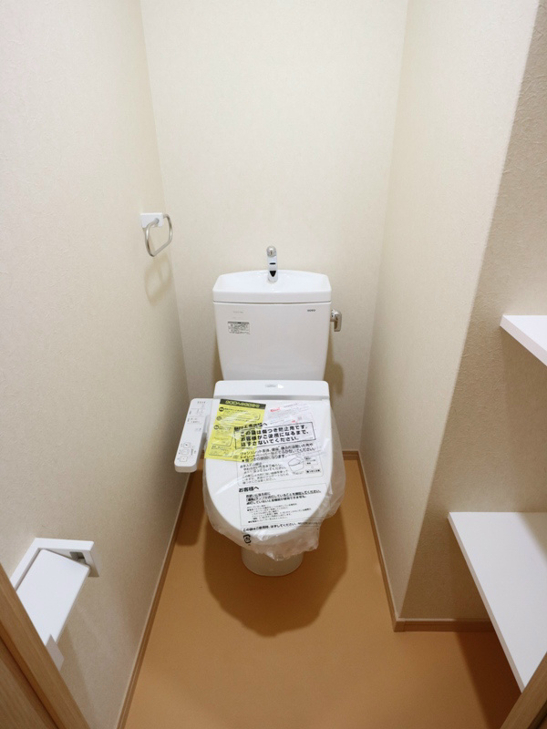 トイレ　※別号室の参考写真です。