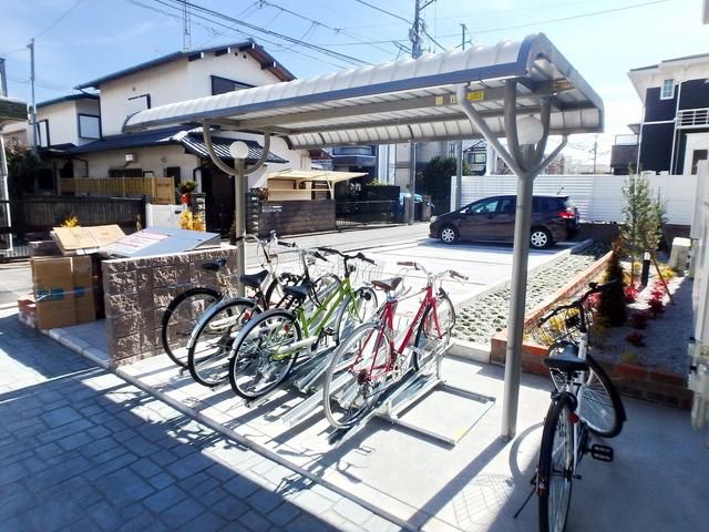 駐車場　★屋根付き駐輪場★