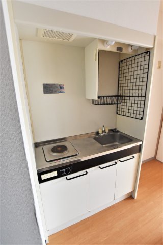 キッチン　同物件、別号室の参考写真です。