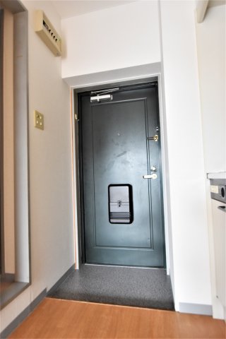玄関　同物件、別号室の参考写真です。