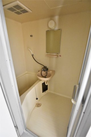 洗面設備　同物件、別号室の参考写真です。