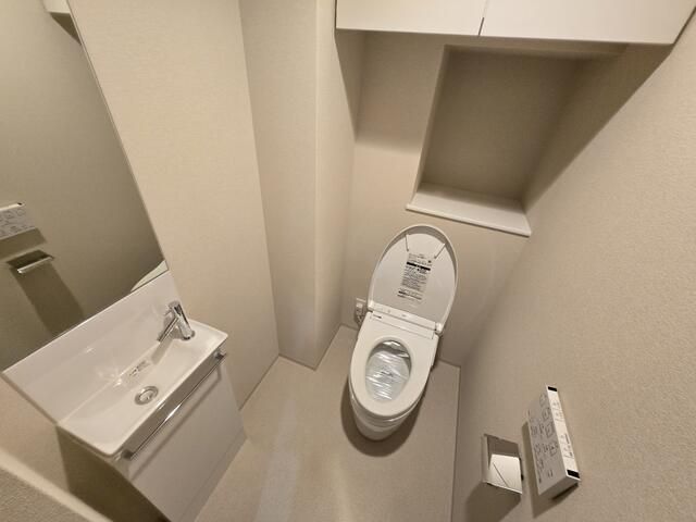 トイレ　清潔感のあるトイレです