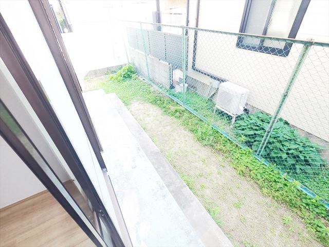 庭　1階ならではの広い専用庭付き