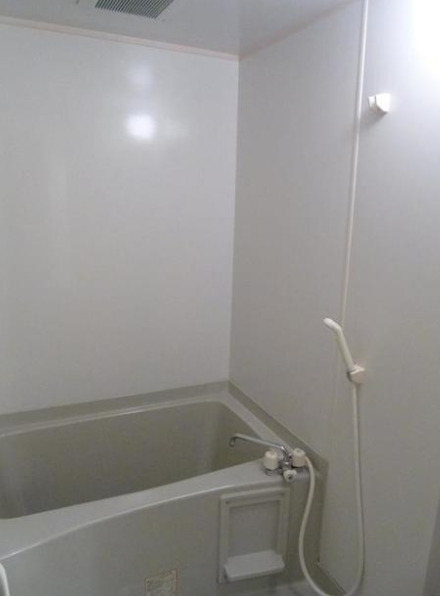 バス・シャワールーム　別部屋の画像を使用しております。