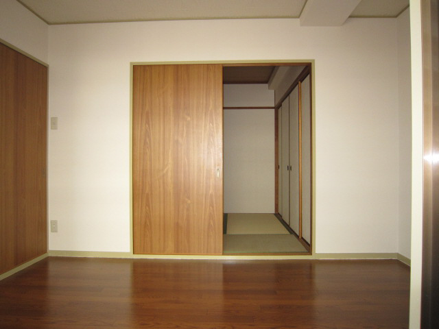 その他部屋・スペース　写真は同マンションの他のお部屋のものです