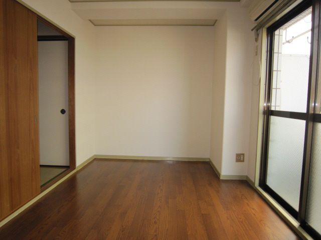 居室・リビング　写真は同マンションの他のお部屋のものです