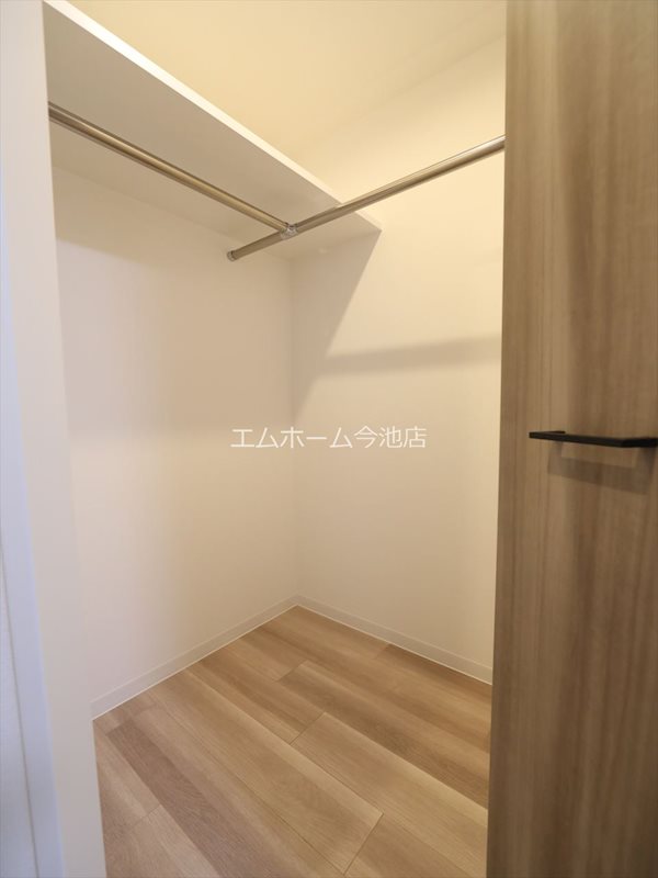 収納　ウォークインクローゼット（収納充実しています）