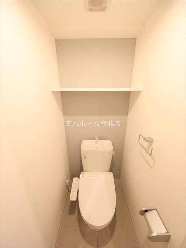 トイレ　温水洗浄便座付トイレ
