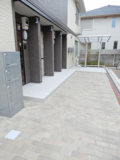 エントランス　宅配BOXあり
