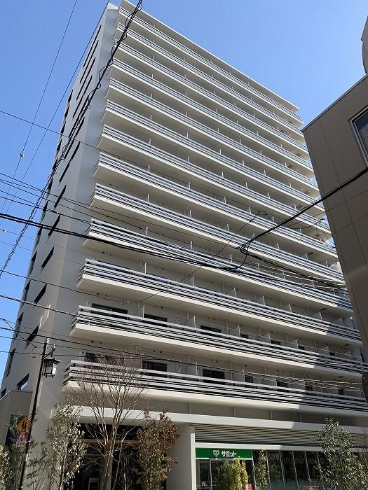 【文京区湯島のマンションの建物外観】