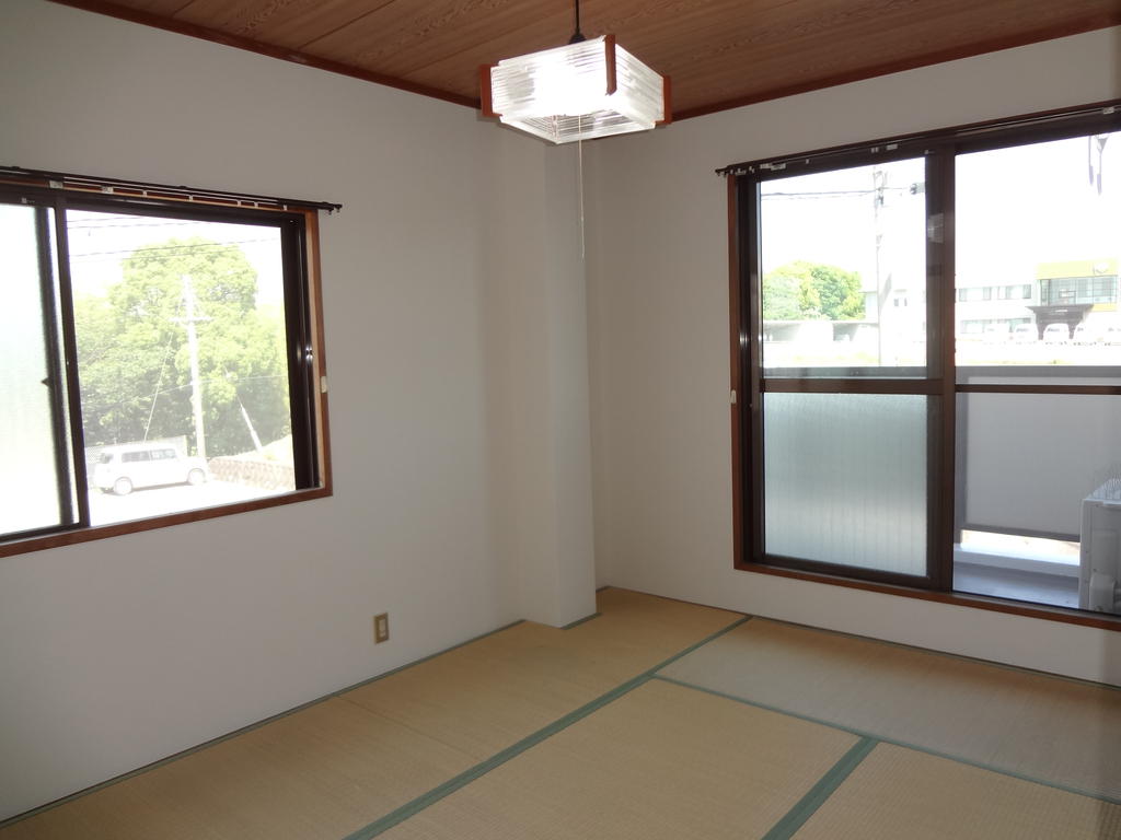 旭マンションの居間写真