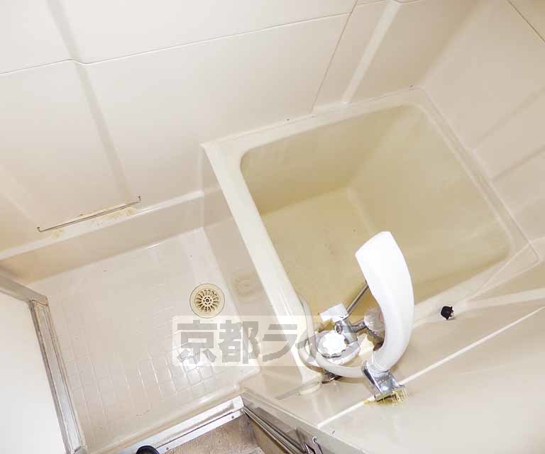 バス・シャワールーム　シンプルなお風呂です。