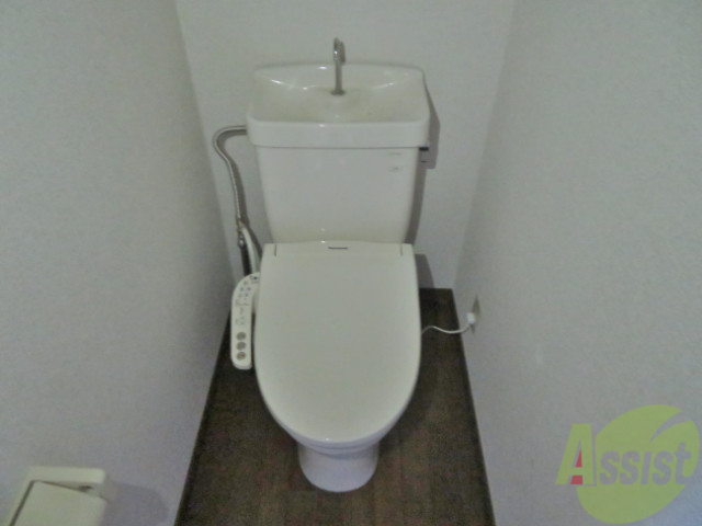 トイレ　トイレはウォッシュレット付きなので嬉しいですね。