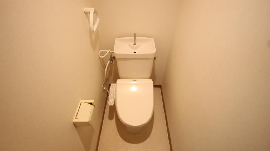 トイレ　ウォシュレット付きです♪