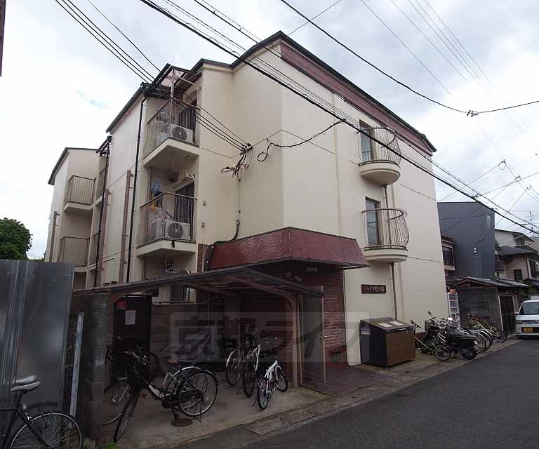 京都市左京区松ケ崎杉ケ海道町のマンションの建物外観