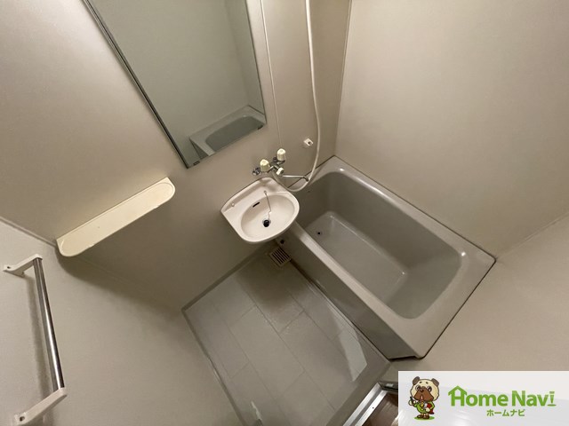 バス・シャワールーム　YouTube検索、「ルミエールS」で、室内・案内動画をご覧