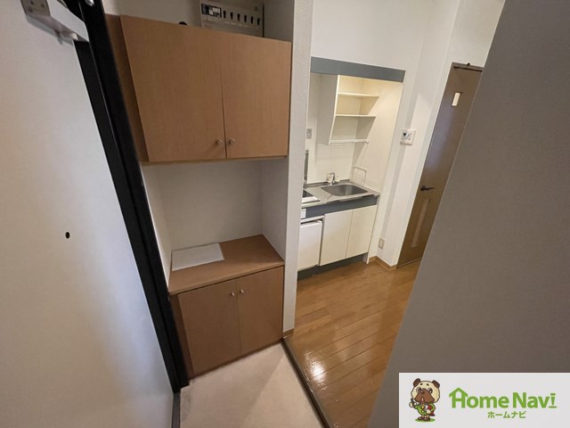 玄関　下駄箱付き