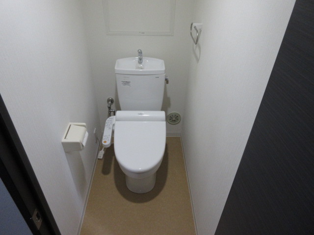 トイレ　ウォシュレット付き