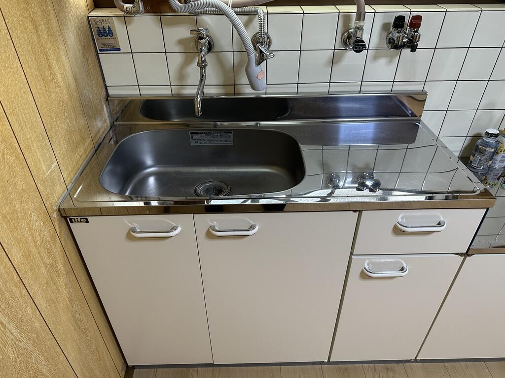 駐車場　キッチンの流し台