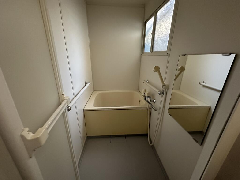 バス・シャワールーム　浴室