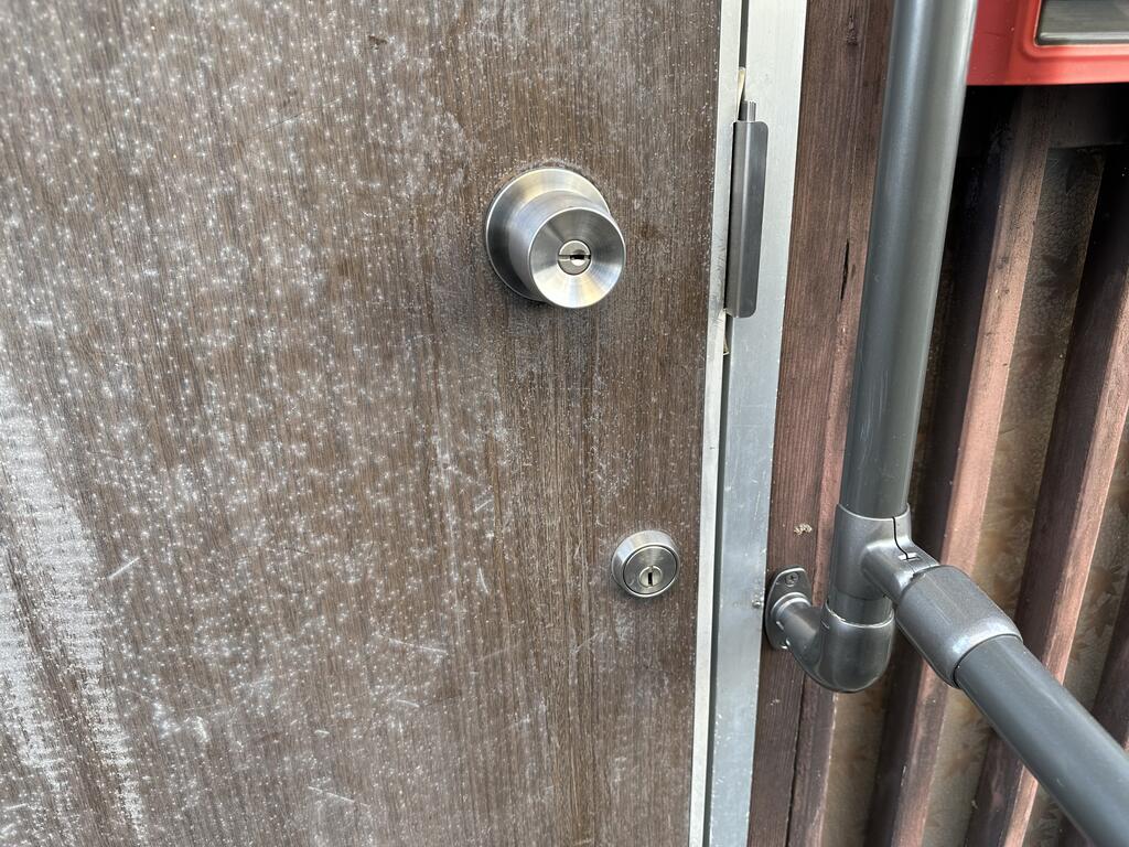 玄関　玄関ドア