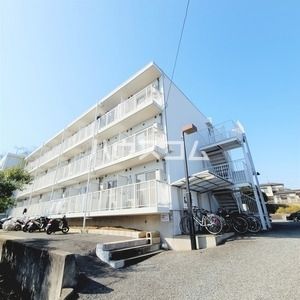 【横浜市瀬谷区宮沢のマンションの建物外観】