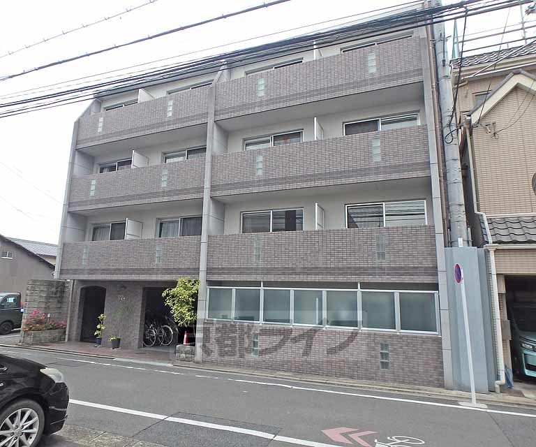 京都市左京区讃州寺町のマンションの建物外観