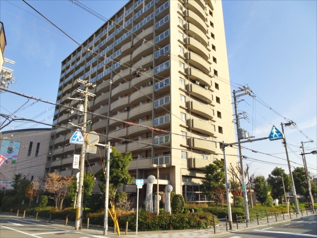 大阪市平野区平野北のマンションの建物外観