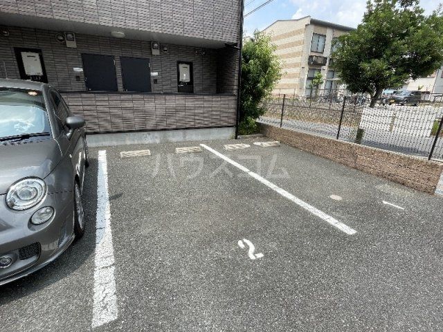 【アンプルールフィギュールの駐車場】