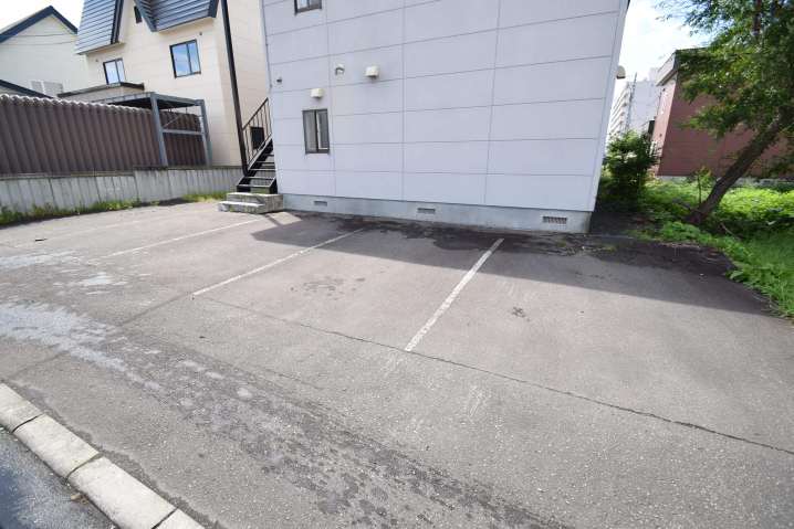 駐車場　駐車場