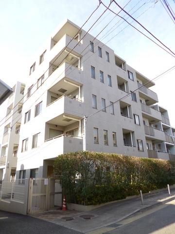 ヒルズ池尻東山公園の建物外観