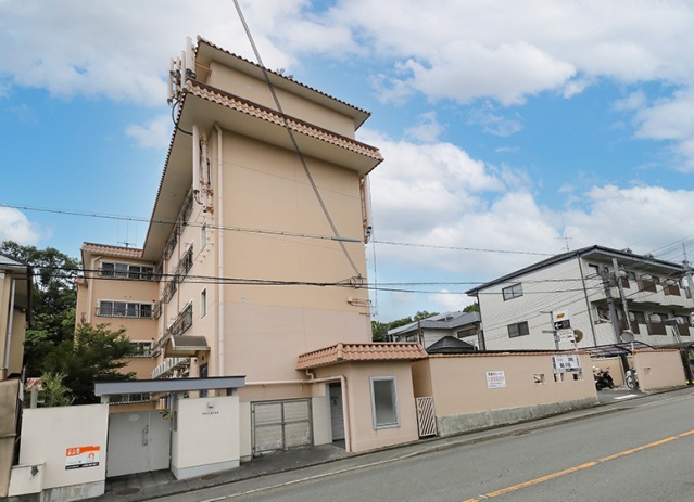 KINUGASA terrasseの建物外観