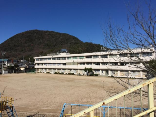 小学校　備前市立伊部小学校（小学校）まで907m